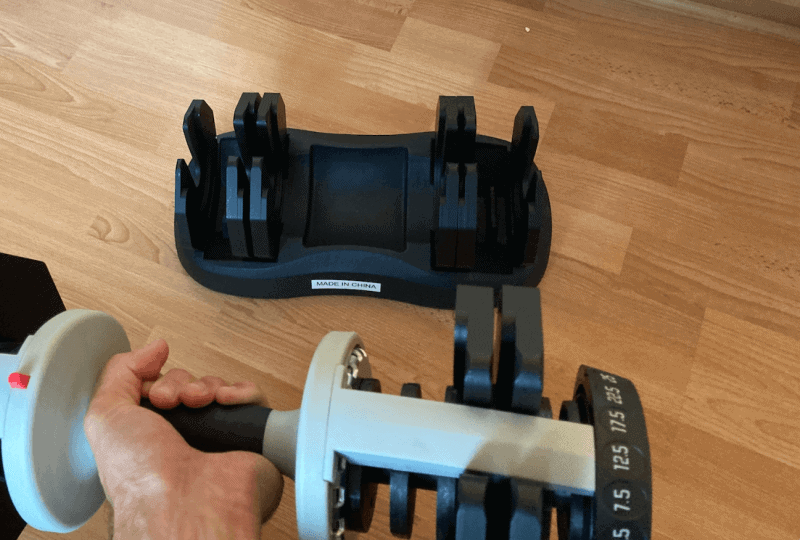 AtivaFit adjustable dumbbell loaded to 12.5 kg (27.6 lbs)