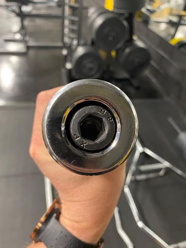General Olympic Barbell knut on the end